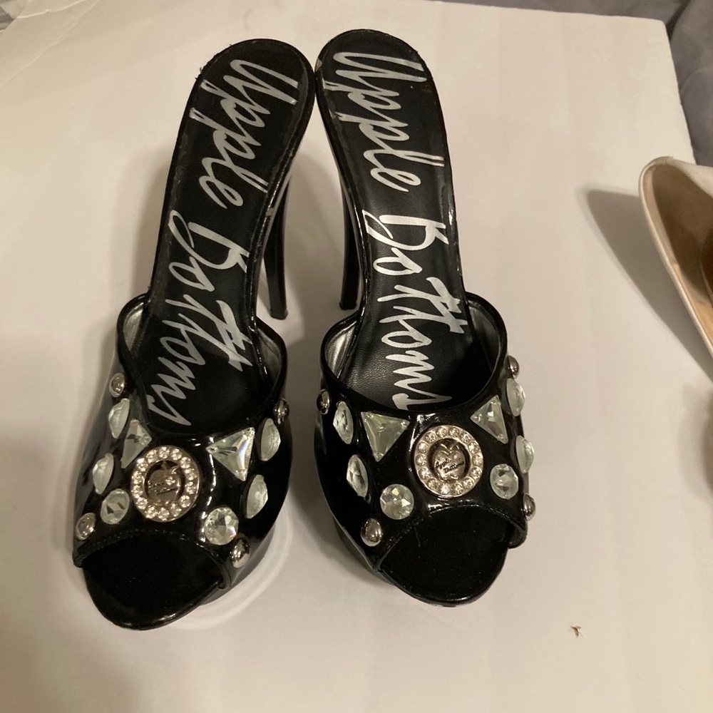 Apple bottles heels